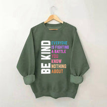 Be Kind Sweatshirt mit Buchstaben-Print