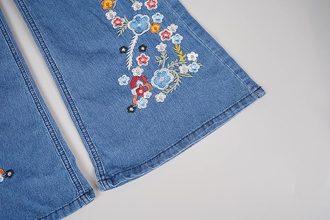 Ausgestellte Jeans im Vintage-Ethno-Stil mit Blumenstickerei 