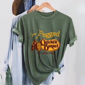 Je me suis fait attacher au T-shirt Cracker Barrel Old Country Store