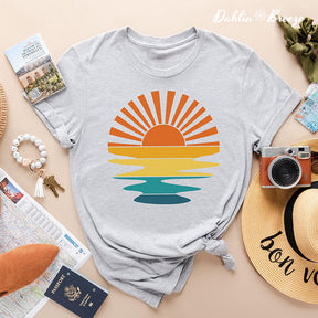 Retro Sunset Rays Wavy T-shirt