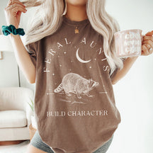 T-shirt Feral Aunts Build Character Crescent Moon