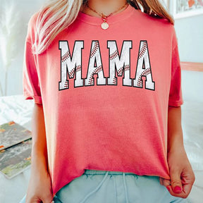 T-shirt mignon de maman de baseball