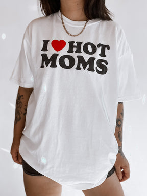 Vintage I Heart Hot Moms T-shirt