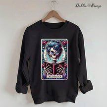 Le lecteur de cartes de tarot Booktrovert Skull Sweatshirt