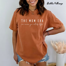 The Mom Era Letter Print T-shirt