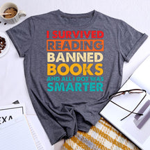 J'ai survécu à la lecture de livres interdits T-shirt à col rond