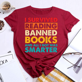 J'ai survécu à la lecture de livres interdits T-shirt à col rond